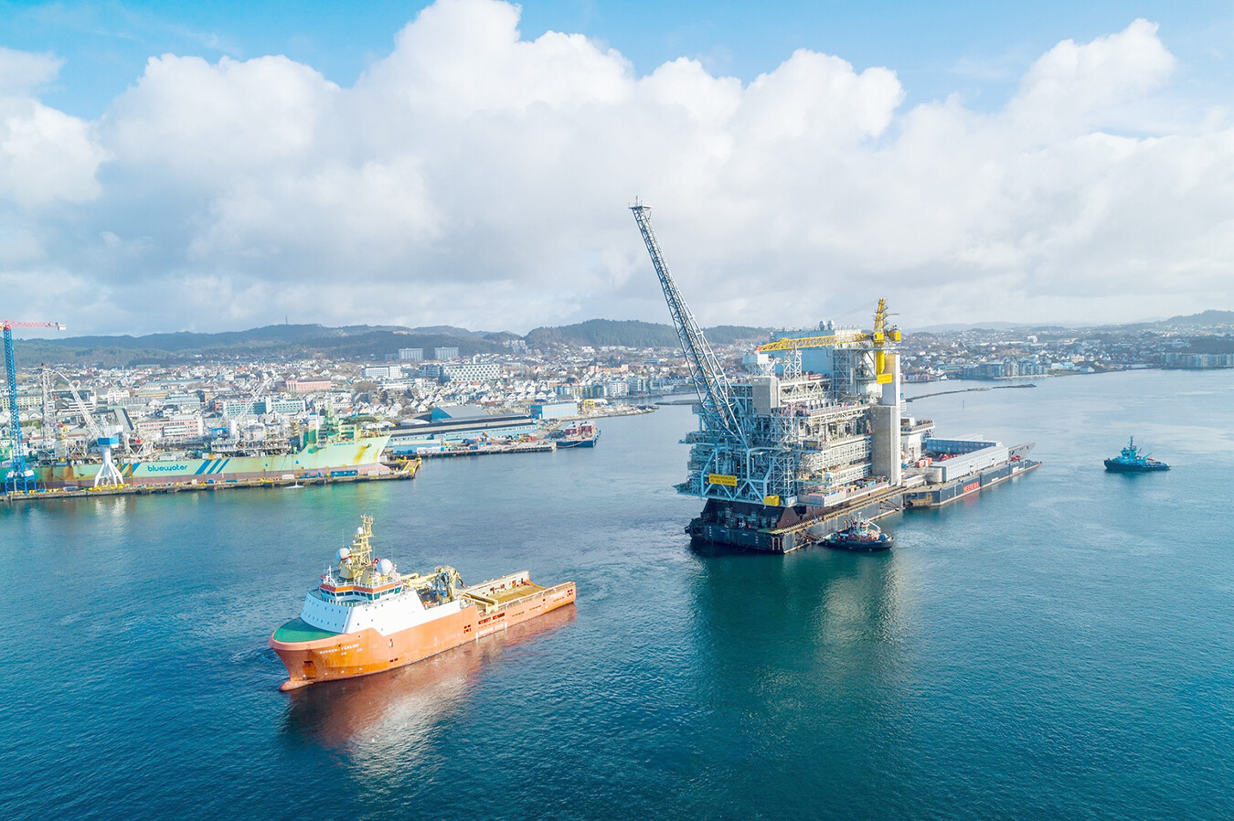 النفط يلامس 110 دولار للبرميل لأعلى مستوى منذ مايو